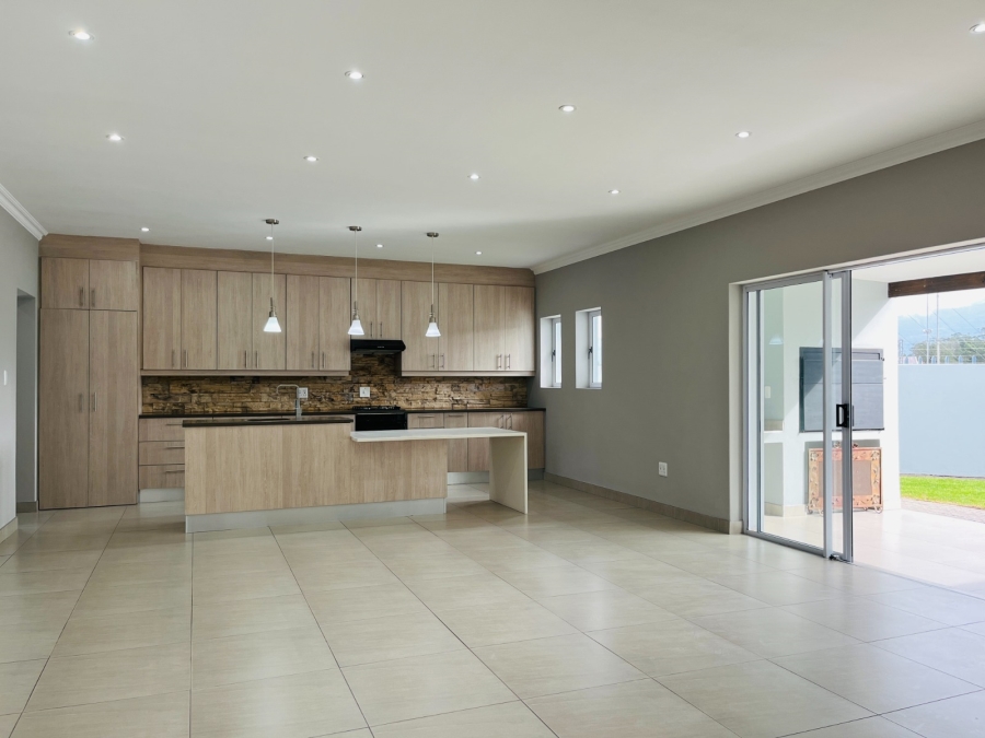 3 Bedroom Property for Sale in Kraaibosch Country Estate Western Cape